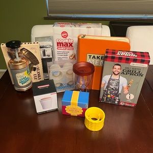 Assotment of kitchen items